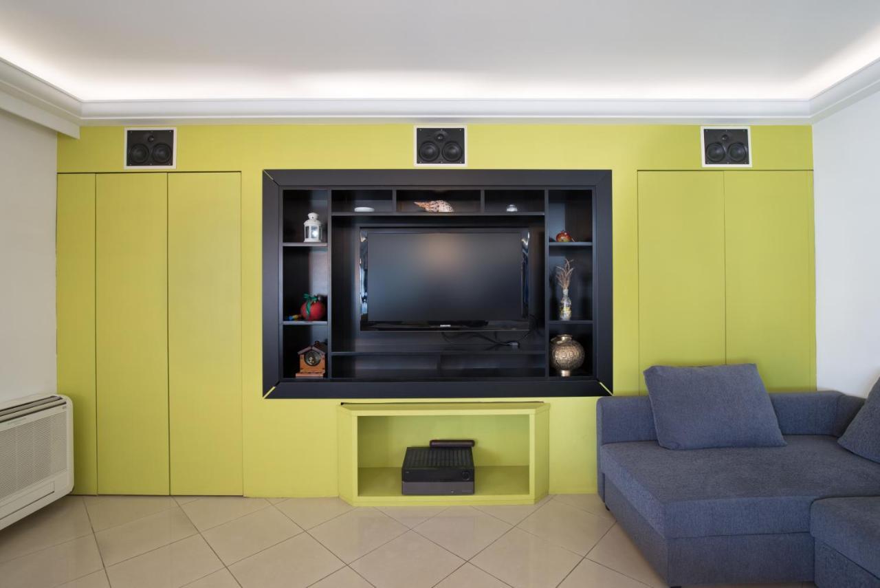 Spacious Modern Apartments With Great Rooftop View Афины Экстерьер фото
